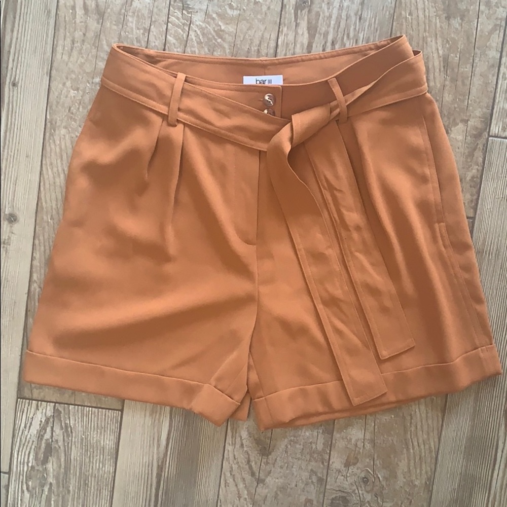 bar III belted short